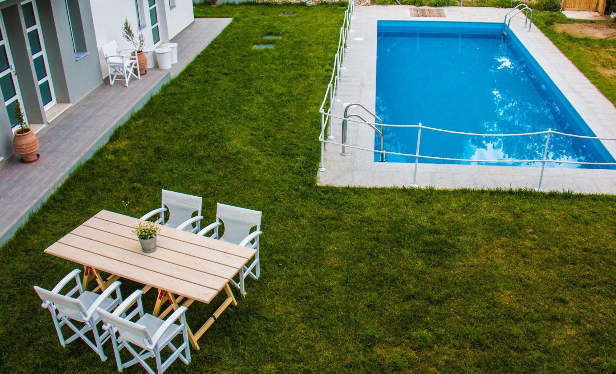 Aristotelia Gi Ikies - Olympiada Poolside Retreats Exterior photo